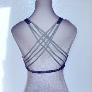 Size 8 Lulu Lemon strappy sports bra